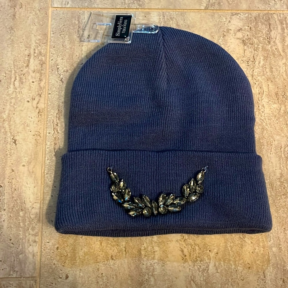 NWT Simply Vera Wang beanie